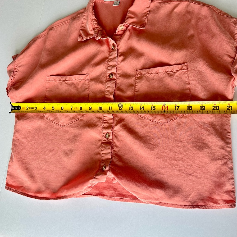 Thread & Supply Women’s Coral Lyocell Button Front Roll Sleeve Blouse Size Small - Picture 12 of 16